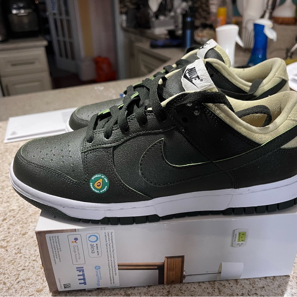 Women’s Nike Dunk Low Avacado